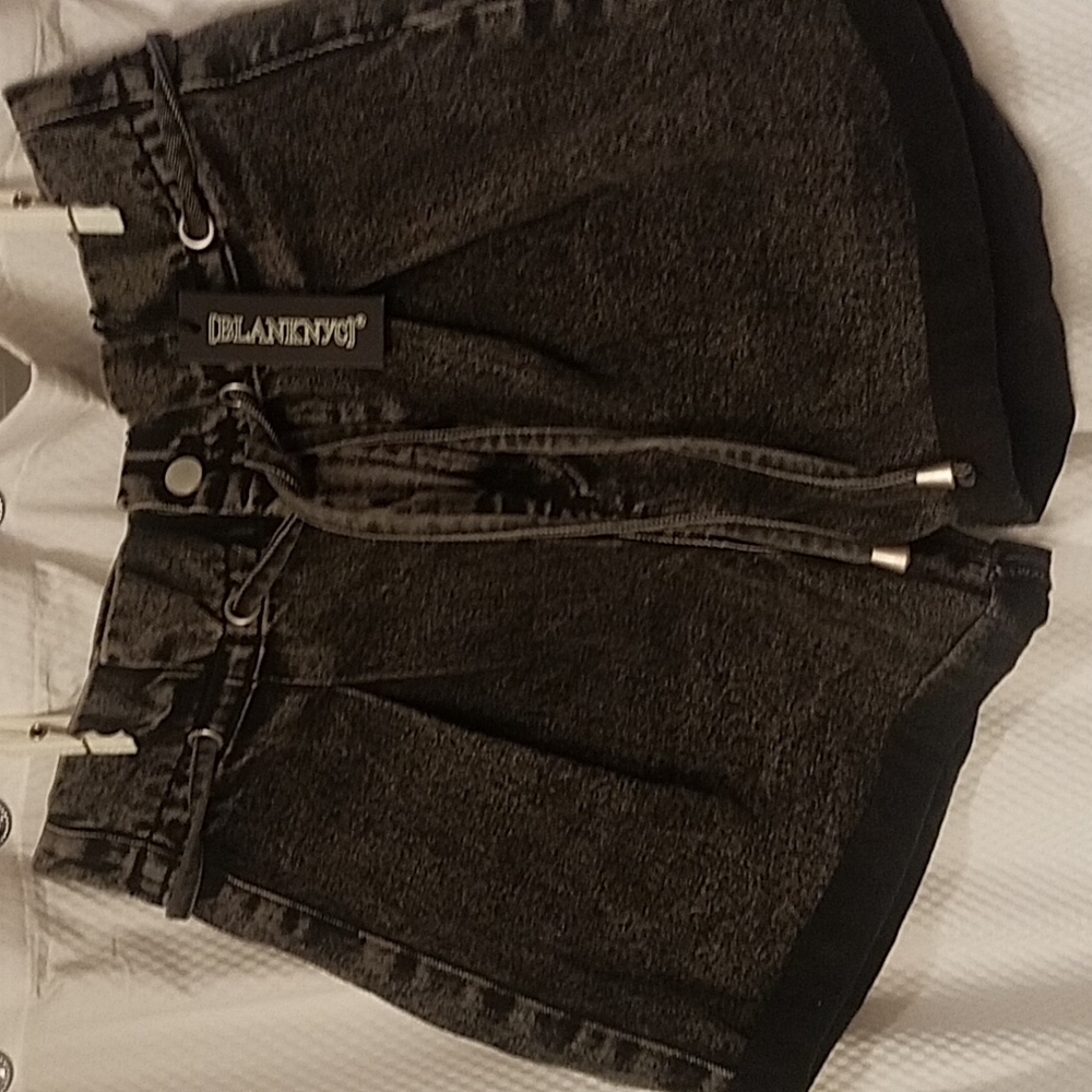 Blank NYC size 29 shorts nwt